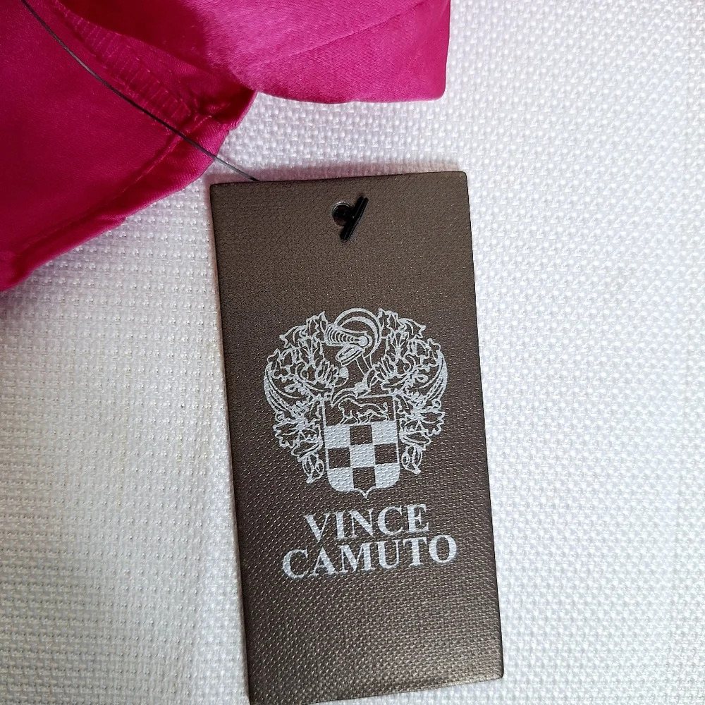 NWT Vince Camuto brand "The  Berry Shiney" V-neck pullover blouse size medium. - Picture 10 of 10